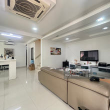 Super cheap freehold renovated 2sty corner terrace