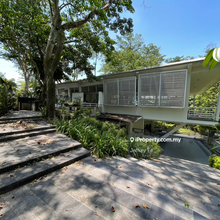 Big Land Bungalow with famous architect 
