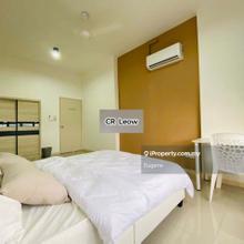 Senzvilles Condo 3 Carpark 1180sf High Floor Fully Reno/Furnished 