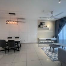 Aratre 2r2b 2carpark near to lrt ara & mall fully funished lower floor