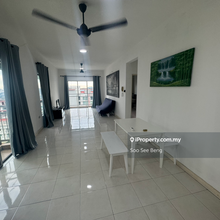 Metropolitan square condo, Block F, Facing curve