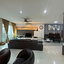Renovated 2.5 storey Zero Lot Bungalow for Sale