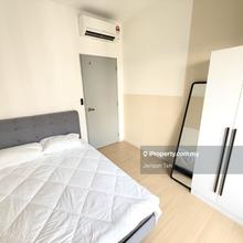 Fully Furnished Medium Room, Ready to Move In! Shuttle Services to MRT