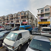Bukit Tinggi 1, ground floor shop facing main road for rent