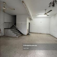 Flat Level! Prime Location! 