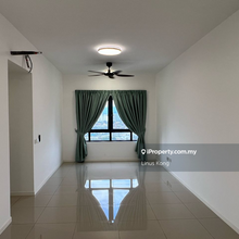 Brand New Unit , Freehold, Good Investment 