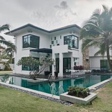 Bungalow House with Swimming Pool, Fully Furnished