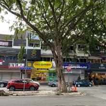 Rare 3 Storey Shop at Taman Tun