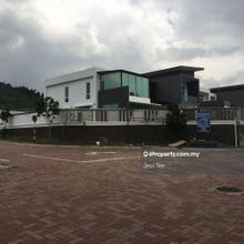 Fully Renovated Corner Bungalow @ Bukit Bayu, Shah Alam U10