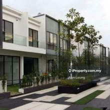Partly Furnish Sunway eastwood 3 storey house taman equine