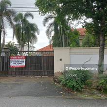 Peaceful enviroment.Easy access to lots of amneties. Freehold bungalow