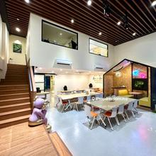 Modern commercial use of a stratified factory for sale - fully furnish