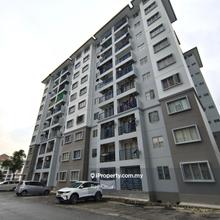 Akasia Apartment 850sf with balcony, 3r2b, 1 car park, kitchen cabinet