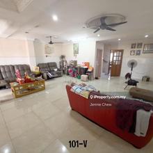 Extended up down Teluk Gedung Port klang corner house facing parking