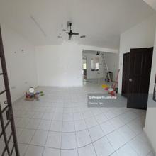Klang bandar botanic Double storey house bare unit for rent  22x75