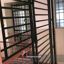 Middle floor, apt pinang emas, corner with privacy