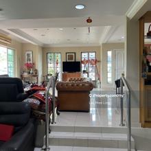 Corner lot with swimming pool, 2-sty house in Danau Desa