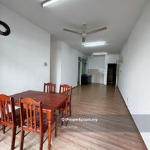 Lake View Suites @ Mount Austin, Block A, middle floor