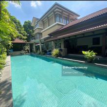 Bungalow house with private pool