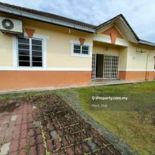 Taman Sri Pulai, Sikamat ( Corner Bungalow) Sell below market price 