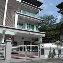 Exquisite 3-Story Semi-D at Beverly Heights