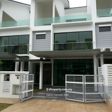 3 storey superlink house Aster Grove, Denai Alam