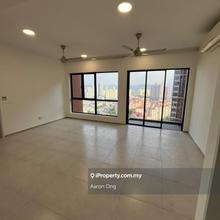 Edgewood, 865sf, 3r2b, basic, pool view, setapak