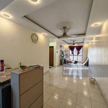 Partly Furnished unit @ Azaria Apartment, Bandar Parklands