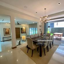 Beautiful, Tastefully Curated Home with High-end Finishes and Fittings