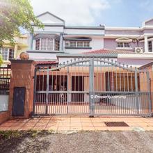 House in Sri Damansara for rent for sale