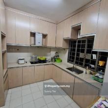 Putra Place 1000sft Renovated low floor near Queensbay
