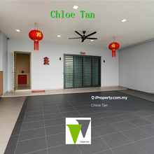 Facing Lake 2.5 Sty Renovated 