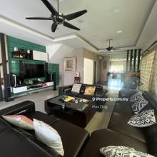 Excellent location , 2 Storey Full Reno End Lot For Sale