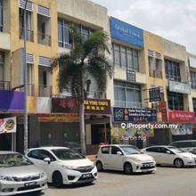 Ceramic tiles renovated shop office for sale @ Bandar mahkota cheras