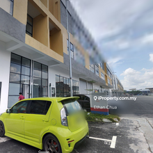 Jalan Subang 3 storey light industrial huge layout for rent 