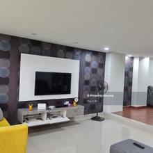 Villa Lagenda Condo. Ideal for Business Individuals Near Pasar Borong