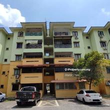 Lily & Jasmine Apartment - 3 min to Kipmart Tampoi