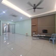 Renovated Unit 4 Room 4 Bathroom Superlink House