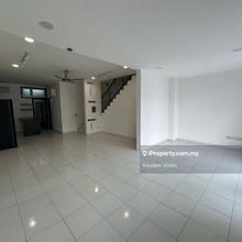 For Rent  Setia Tropika Double Storey 