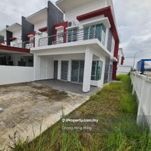 Nice Double Storey Endlot with Land @ Springhill Seremban