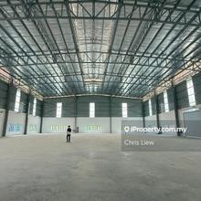 Kempas detached factory with 400amp power supply, high ceiling height