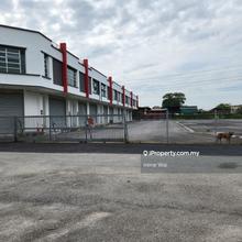 1.5 storey shop Factory @ Off Jalan Kuala kangsar Ipoh For Rent