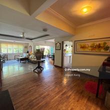 Villa flora Ttdi Lowrise Duplex  face greenery 