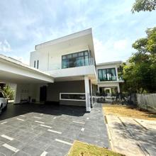 Straits View, Permas Jaya Double Storey Bungalow House, Renovate, G&G