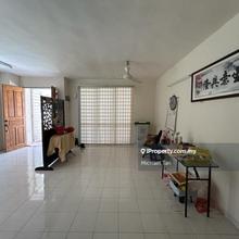 Intermediate Corner House near St. Anne Church For Sale 