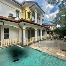 Corner House @ USJ 16. Gated&Guarded. Good Location! Big Land (48x75)