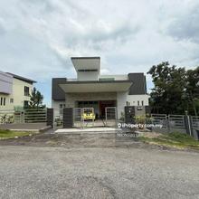 Corner Bungalow, Fully Furnished, Land Size of 9,000 sqft