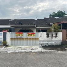 Walking distance to Billion Mart, Eateries and Shops