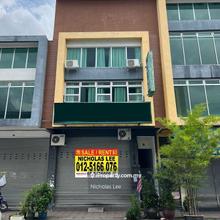 Freehold, Tenanted, Next to Starbucks, Pizza Hut