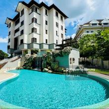 Private & Tropical Residence : A Retreat-Like Living in Bangsar